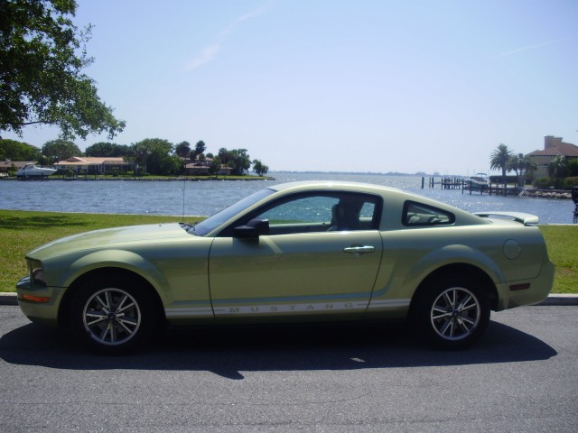 2005 FORD MUSTANG 2D COUPE