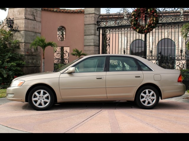 2002 TOYOTA AVALON XLS 4D SEDAN