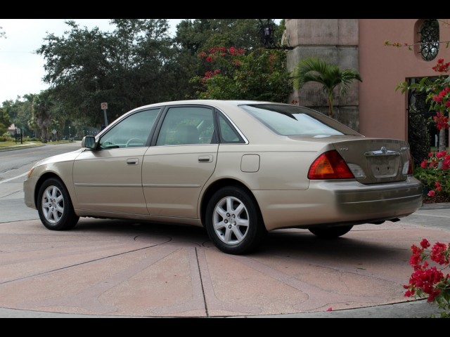 2002 TOYOTA AVALON XLS 4D SEDAN