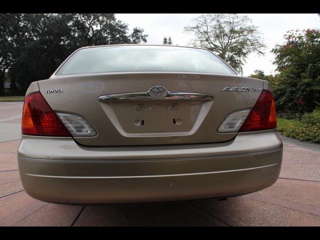 2002 TOYOTA AVALON XLS 4D SEDAN