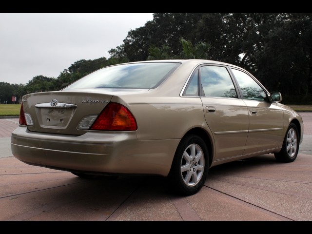 2002 TOYOTA AVALON XLS 4D SEDAN