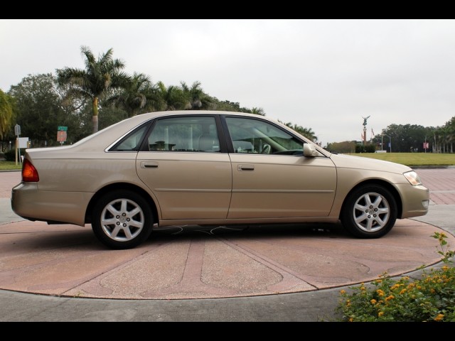 2002 TOYOTA AVALON XLS 4D SEDAN